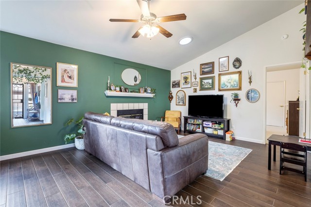 Detail Gallery Image 4 of 28 For 8735 N Cedar Ave #147,  Fresno,  CA 93720 - 3 Beds | 2 Baths