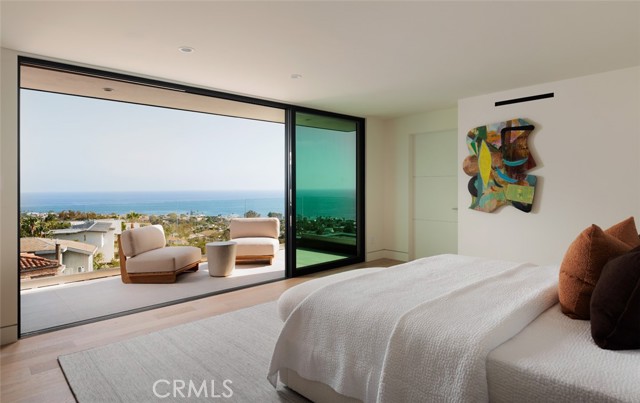 1105 Skyline Drive, Laguna Beach CA: https://media.crmls.org/medias/820d43a9-aa40-4c9a-9c26-b635edde1385.jpg