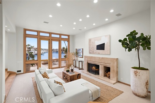 Detail Gallery Image 5 of 29 For 506 Harbor Island Dr, Newport Beach,  CA 92660 - 3 Beds | 3/2 Baths