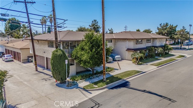 11702 Lakewood Boulevard, Downey CA: https://media.crmls.org/medias/820e0679-d3af-4a49-a704-6dced8092138.jpg