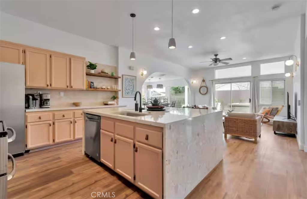 MLS #OC25251150 image #2