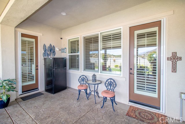 464 Whitney Peak, Beaumont CA: https://media.crmls.org/medias/820e5162-3bf6-4959-839c-be30698ff1a6.jpg