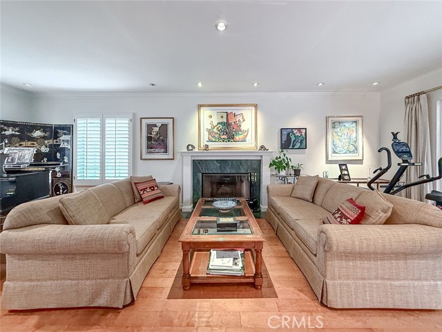 17512 Superior Street photo 9