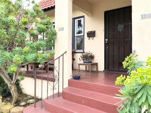 1116 E Appleton Street, Long Beach CA: https://media.crmls.org/medias/820e846b-2511-4581-81f8-08a40b5bc0b8.jpg