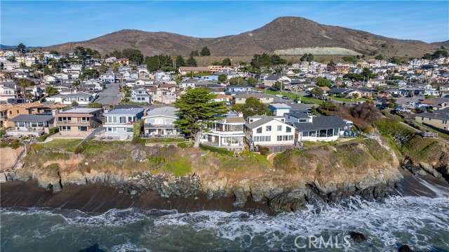 Detail Gallery Image 9 of 18 For 268 Pacific, Cayucos,  CA 93430 - 3 Beds | 3/1 Baths