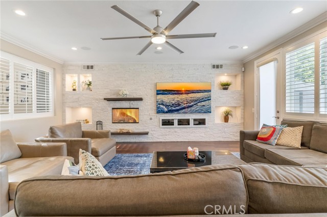 7681 Stonegate Drive, Eastvale CA: https://media.crmls.org/medias/820ed894-75a2-4ca5-85a9-e2936db9275e.jpg