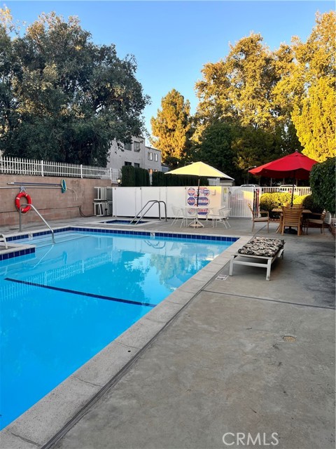 18319 Collins Street, Tarzana CA: https://media.crmls.org/medias/820ee3d5-ba42-40b9-8c20-8cc2439f48a5.jpg