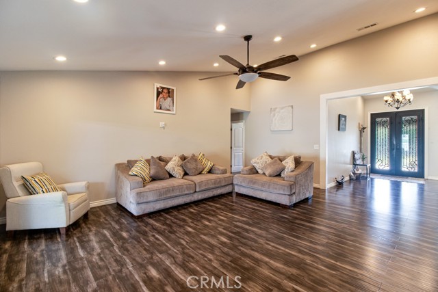 Detail Gallery Image 7 of 30 For 351 W Buffington St, Upland,  CA 91784 - 4 Beds | 3 Baths