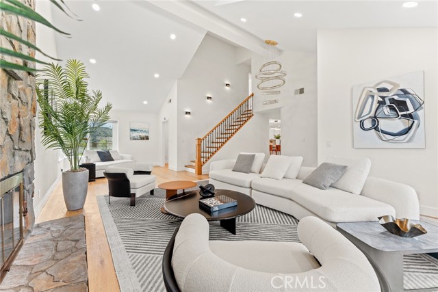 21492 Countryside Drive, Lake Forest CA: https://media.crmls.org/medias/8210284b-93bb-4299-9c76-5cc20c6aaf69.jpg