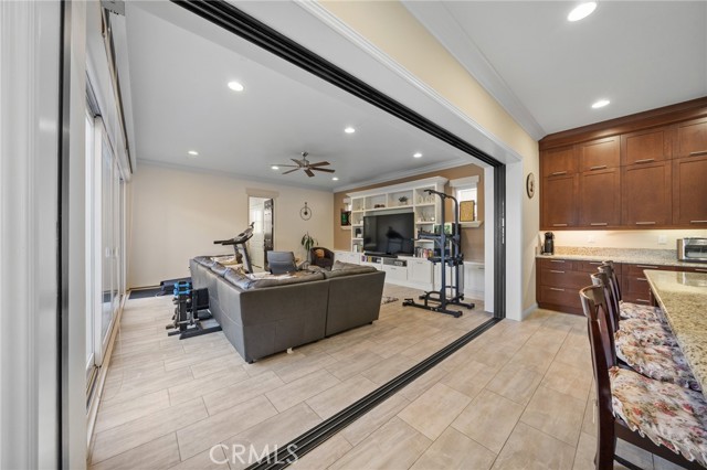 Detail Gallery Image 10 of 40 For 19 Hollyhock, Lake Forest,  CA 92630 - 5 Beds | 5/1 Baths