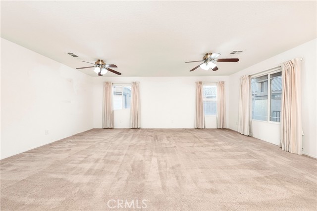 Detail Gallery Image 13 of 53 For 43635 Castle Cir, Lancaster,  CA 93535 - 5 Beds | 3 Baths