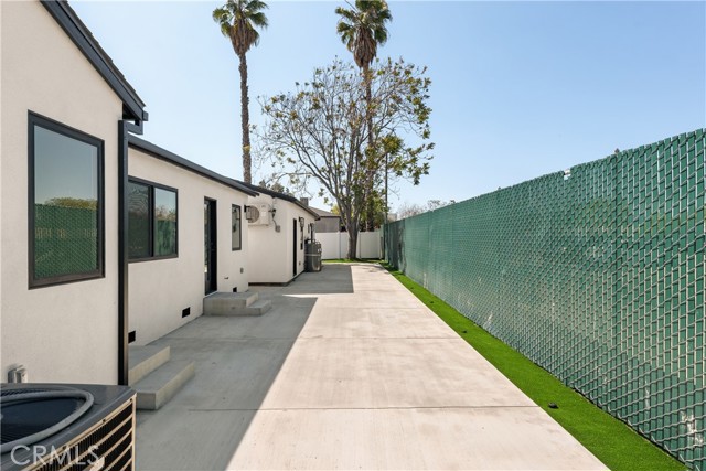 Detail Gallery Image 33 of 33 For 7943 Ledge Ave, Sun Valley,  CA 91352 - 3 Beds | 3 Baths