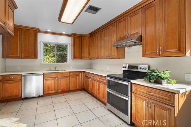 Detail Gallery Image 16 of 51 For 2976 Lombardy Rd, Pasadena,  CA 91107 - 3 Beds | 2 Baths