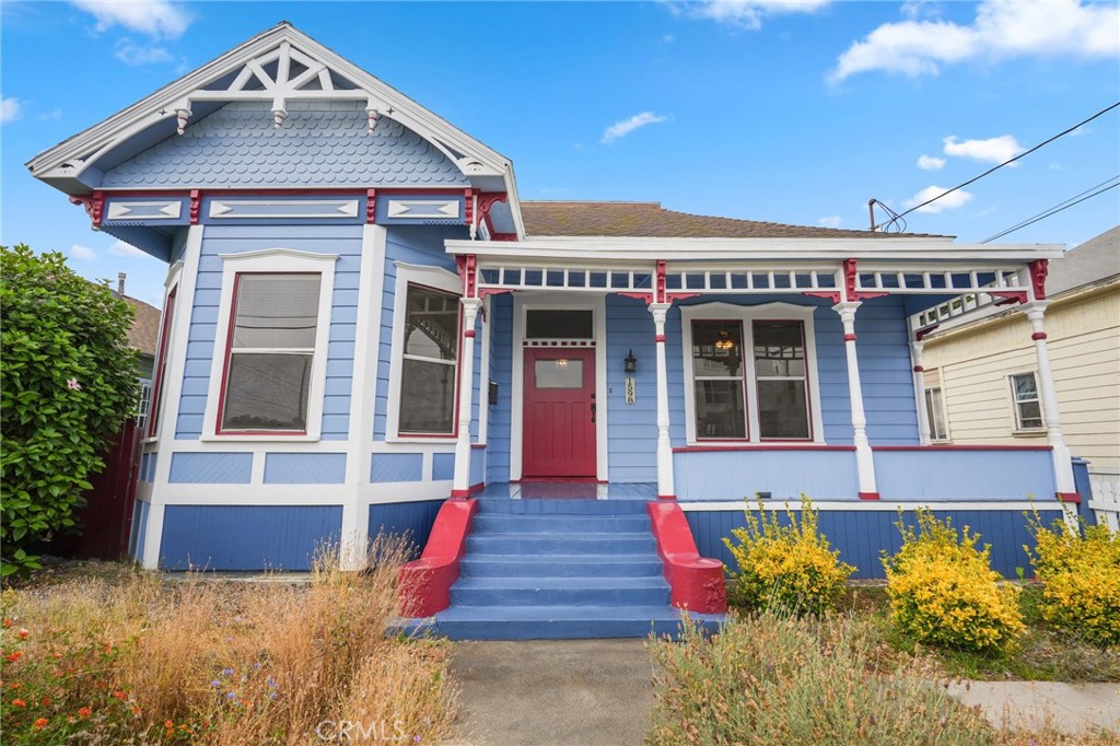 1598 W 36th Place