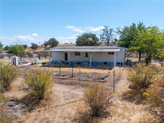 27 Wellsona Road, Paso Robles CA: https://media.crmls.org/medias/8213b121-5fec-48da-8190-79e1dfc20bfd.jpg