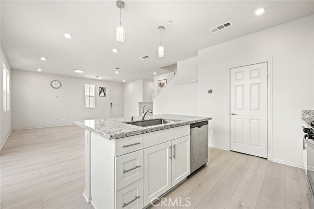 Detail Gallery Image 6 of 41 For 123 Colorado, Pomona,  CA 91766 - 4 Beds | 3 Baths