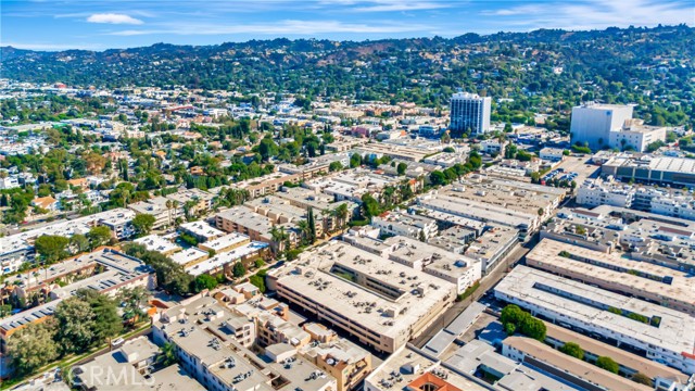 Detail Gallery Image 62 of 65 For 4647 Willis Ave #312,  Sherman Oaks,  CA 91403 - 2 Beds | 2 Baths