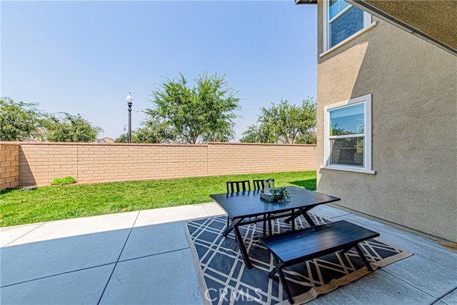 4040 S Bowery Place, Ontario CA: https://media.crmls.org/medias/8214d246-a68b-493d-9cf0-4e6b666262a6.jpg
