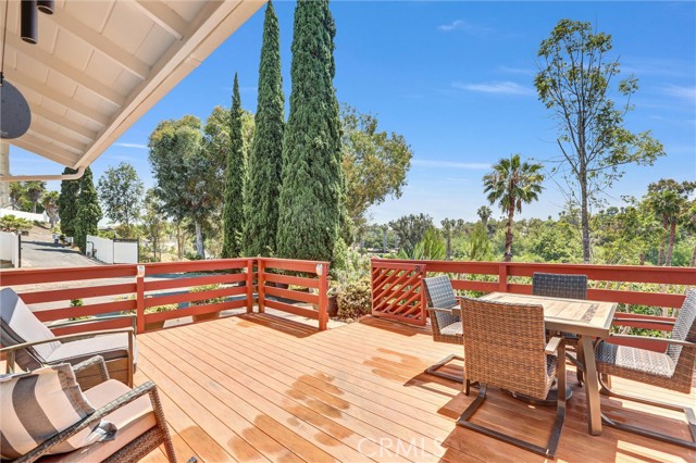 1800 Sunset Drive, Vista CA: https://media.crmls.org/medias/82153bfd-b980-4ae0-ae22-b0d4fabacb81.jpg