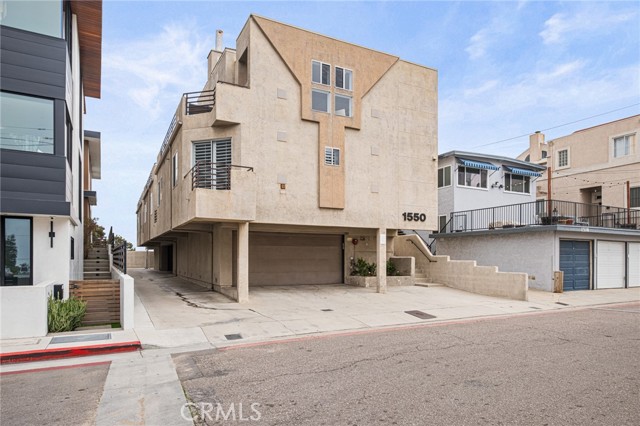 1550 Loma Drive, Hermosa Beach, California 90254, 3 Bedrooms Bedrooms, ,2 BathroomsBathrooms,Residential,For Sale,Loma,SB25035507