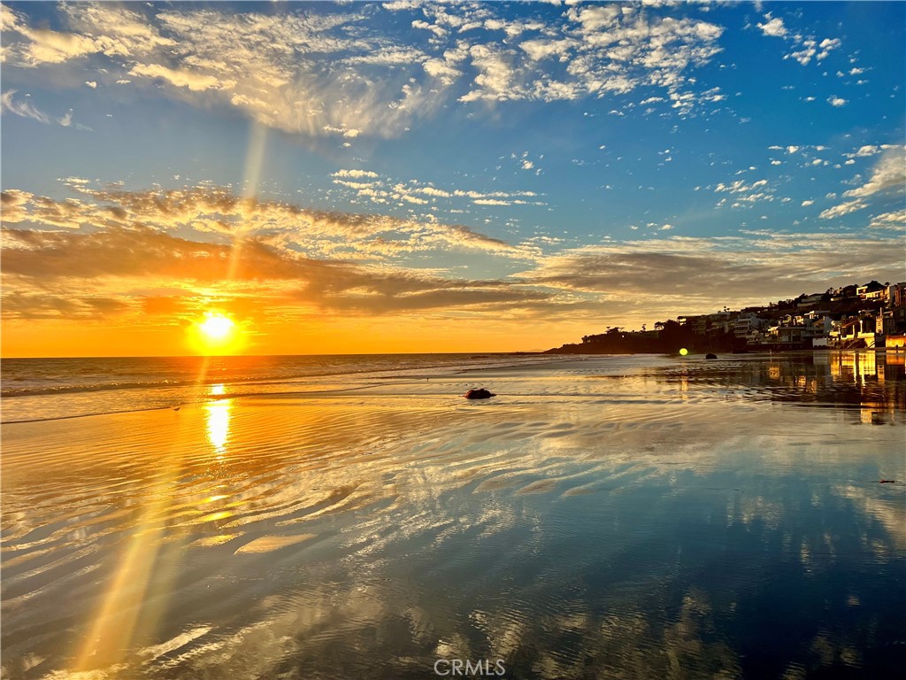 https://media.crmls.org/medias/82160565-59b1-4c13-89f4-5786f3370f3f.jpg?preset=X-Large
