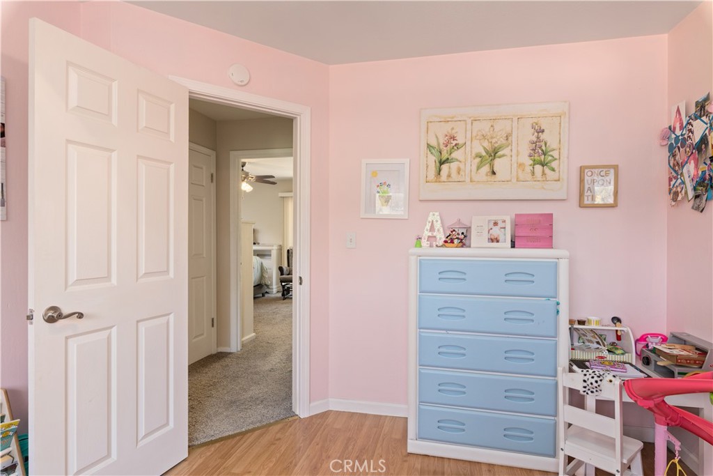 https://media.crmls.org/medias/8217067e-b00d-43c8-ba2b-a26514e379b0.jpg?preset=X-Large