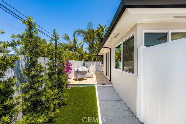 2134 Orange Avenue, Costa Mesa CA: https://media.crmls.org/medias/82171778-d784-429c-83cc-04eb43163e6b.jpg