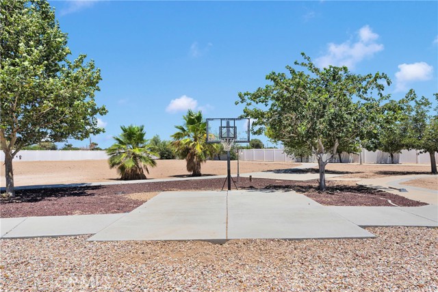 14572 Sultana Street, Hesperia CA: https://media.crmls.org/medias/82177661-6339-4793-ba18-c462485b1821.jpg