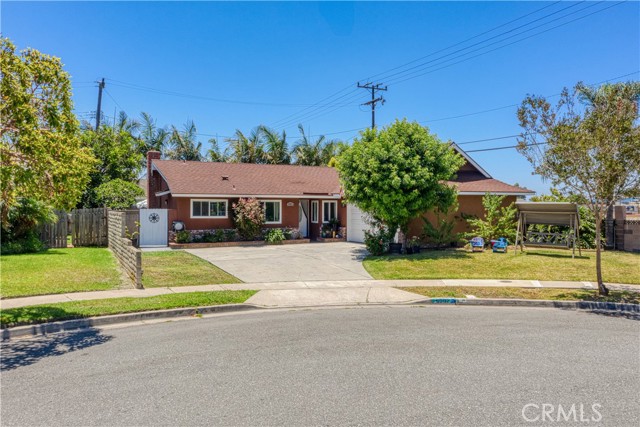 Detail Gallery Image 1 of 28 For 6002 Calvin Cir, Huntington Beach,  CA 92647 - 3 Beds | 2 Baths
