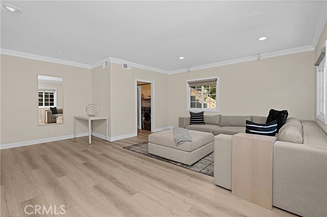 Detail Gallery Image 15 of 37 For 21047 Dumetz Rd, Woodland Hills,  CA 91364 - 4 Beds | 5 Baths