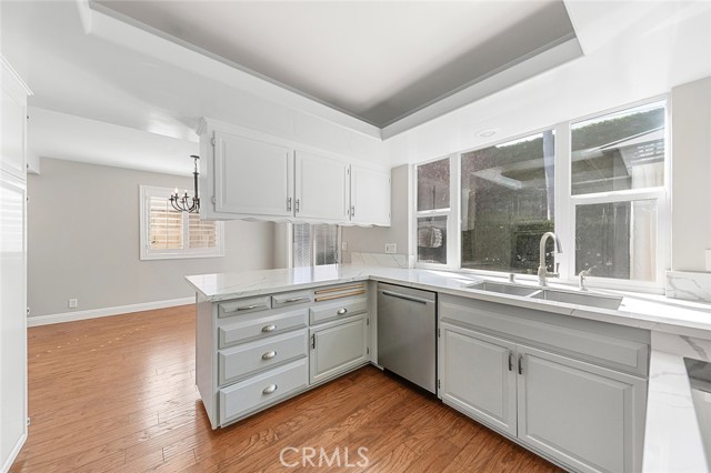 11211 Martha Ann Drive, Rossmoor CA: https://media.crmls.org/medias/8218b4a9-52a0-4842-90f2-7aa6941c071f.jpg