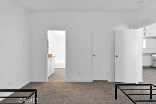 27320 Rodeo Road, Helendale CA: https://media.crmls.org/medias/8218f227-b4eb-44f6-9618-17335605f9fa.jpg