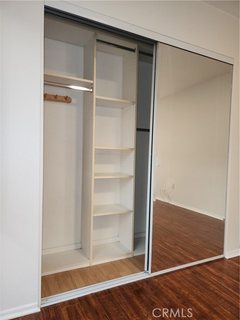 Detail Gallery Image 13 of 19 For 413 Hawthorne #102,  Glendale,  CA 91204 - 2 Beds | 2 Baths