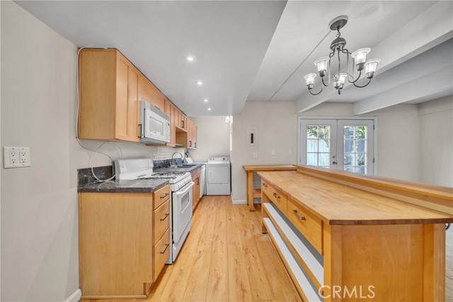 Detail Gallery Image 5 of 12 For 269 Ohio St #2,  Pasadena,  CA 91106 - 2 Beds | 2 Baths