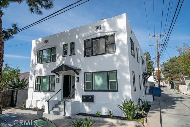 415 W Pine Street, Santa Ana CA: https://media.crmls.org/medias/82197f83-ea36-42b1-aea4-86c238d12641.jpg
