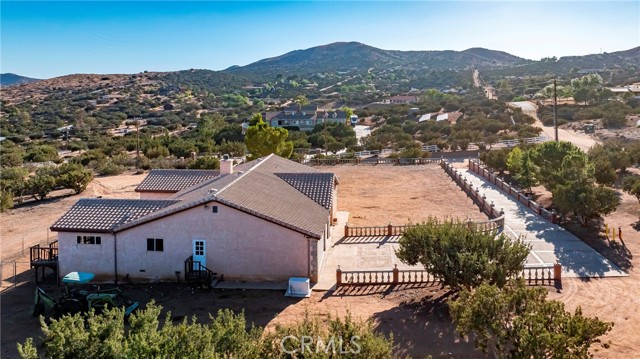 34954 Juniper Valley Road, Acton CA: https://media.crmls.org/medias/8219b567-e362-4cb5-bc35-570ab5ef133d.jpg