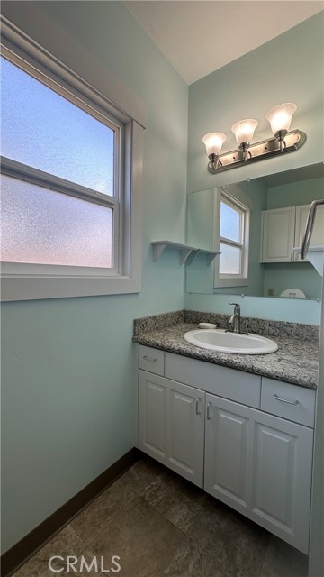 Detail Gallery Image 17 of 23 For 1652 B St, Eureka,  CA 95501 - 3 Beds | 1/1 Baths