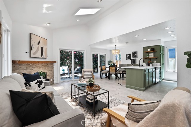 715 Oceanhill Drive, Huntington Beach CA: https://media.crmls.org/medias/821b1b32-d61d-4c26-9dc7-d9ba08d50366.jpg