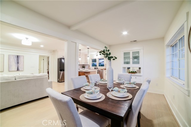 748 N Kenmore, Los Angeles CA: https://media.crmls.org/medias/821b9b7d-51f1-40ab-89e5-5bad7af3be9b.jpg