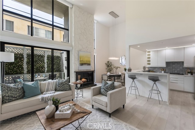 1007 S Catalina Avenue, Redondo Beach CA: https://media.crmls.org/medias/821be710-2447-4221-8c2b-74d20ff39aea.jpg