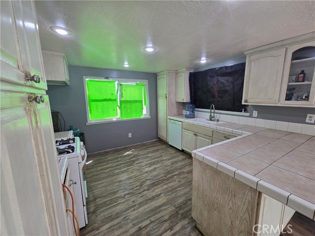 3269 Highcliff Rd, Riverside CA: https://media.crmls.org/medias/821c102f-bdc8-4ece-80f3-6d6215e3a7e0.jpg