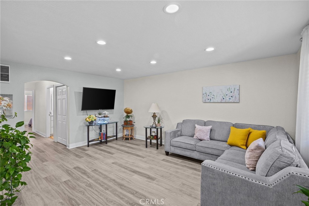 2094 Grand Avenue - photo 2