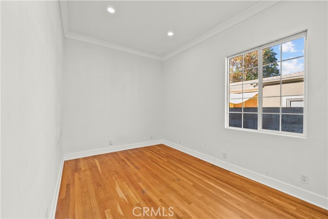 6223 Simpson, North Hollywood CA: https://media.crmls.org/medias/821cf346-c88c-4dc5-b30d-f306ebac9d78.jpg