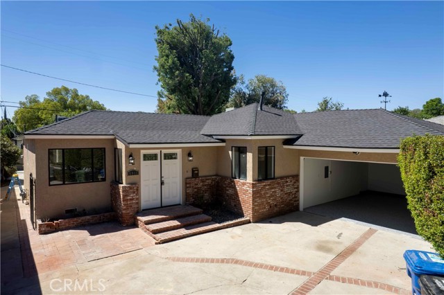 6911 Enfield Avenue, Reseda CA: https://media.crmls.org/medias/821d6fa4-a552-4a05-b7d2-02a72230b369.jpg
