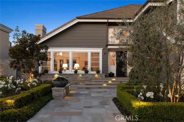 Detail Gallery Image 3 of 47 For 9 Rockingham Dr, Newport Beach,  CA 92660 - 4 Beds | 4/1 Baths