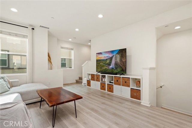 Detail Gallery Image 8 of 54 For 67 Sanctuary Ln, Mission Viejo,  CA 92692 - 3 Beds | 3/1 Baths