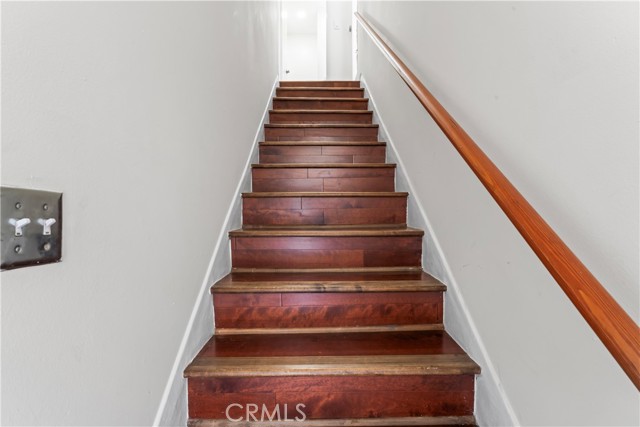 Detail Gallery Image 4 of 42 For 2820 Oak Point Dr, Los Angeles,  CA 90068 - 2 Beds | 1/1 Baths