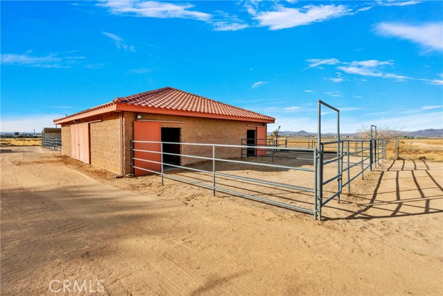 Detail Gallery Image 65 of 75 For 11042 Joshua Rd, Apple Valley,  CA 92308 - 4 Beds | 4 Baths