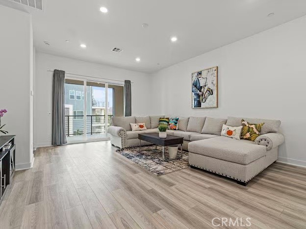 Detail Gallery Image 16 of 44 For 352 Tank, Irvine,  CA 92618 - 3 Beds | 3/1 Baths