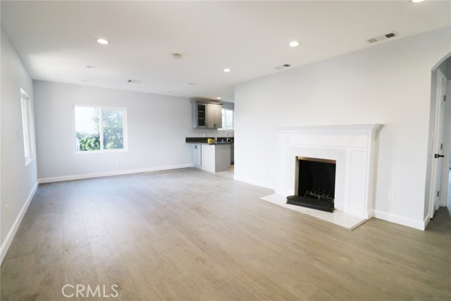 12017 Roscoe Boulevard photo 4